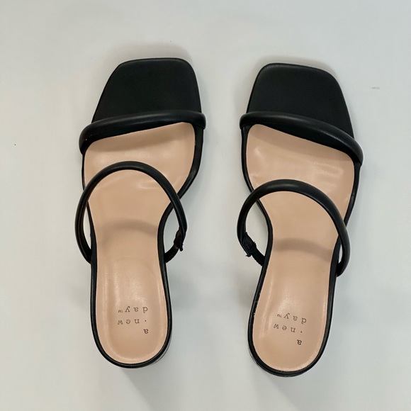 A new day black block heel mid heel size 6 - Picture 3 of 7